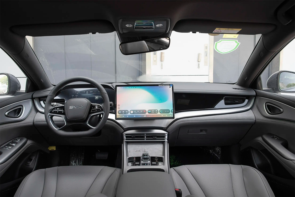 The Seal 07 DM-i is powered by BYD's advanced DM-i hybrid system, which combines a fuel-efficient gasoline engine with an electric motor.