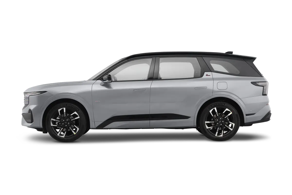 Ford Edge combines performance, comfort, and technology, though it competes in a segment with newer rivals.