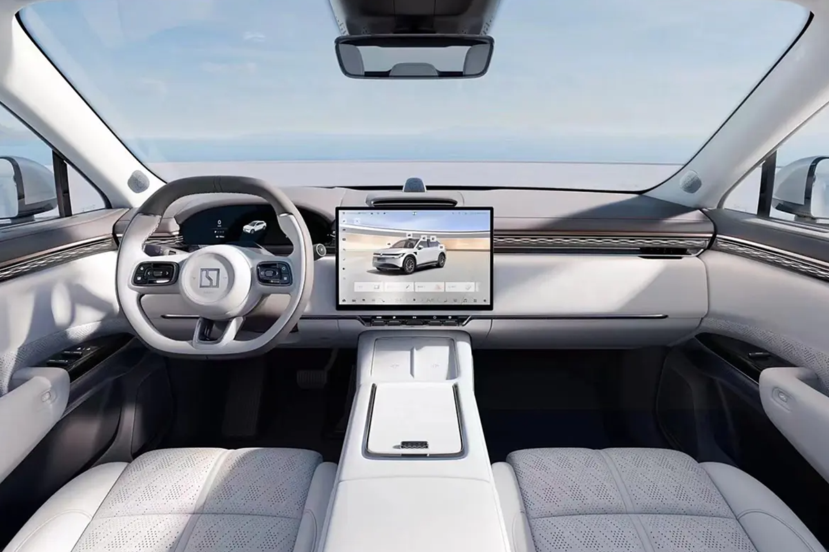 Zeekr 7X is a premium electric five-seater SUV designed for global families. The Zeekr 7X is crafted to disrupt the status quo, masterfully blending high-end comfort with robust capabilities for off-road exploration, making it ideal for both urban and rugged environments.